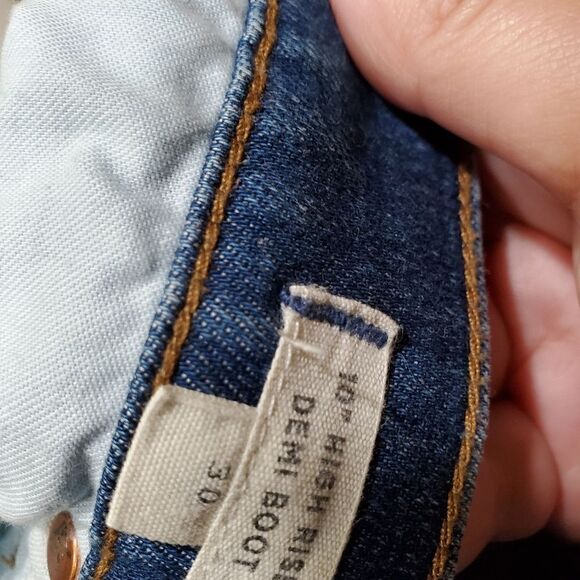 Madewell 10” High Riser Demi Boot Distressed Raw Hem Jeans Size 30 - Picture 9 of 10